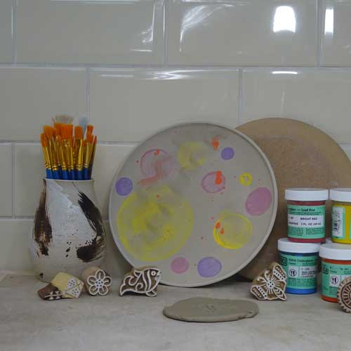 Pottery lessons at the Potter's Wheel An independent pottery studio